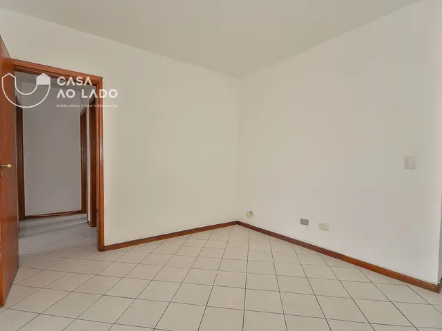 Apartamento 3 quartos e 1 banheiro, à venda, no bairro Agua verde em Curitiba