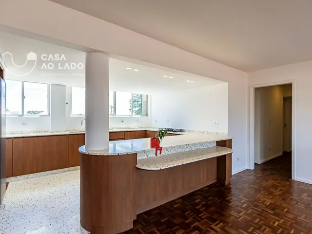 Apartamento 3 quartos e 3 banheiros, à venda, no bairro Batel em Curitiba