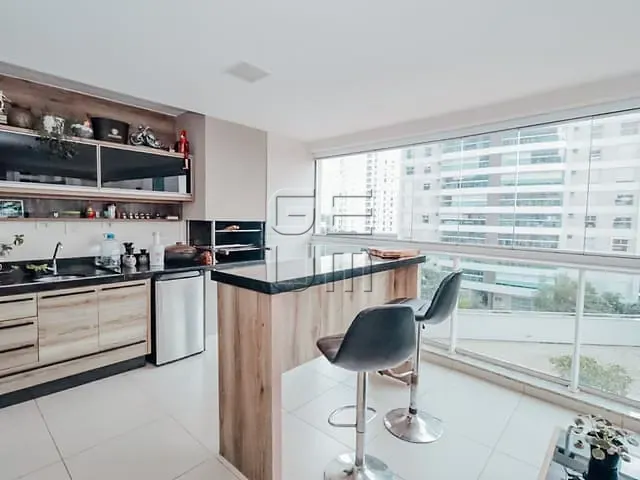 Apartamento com 303m² 3 quartos e 5 banheiros, à venda, no bairro Santa Rosa em Londrina