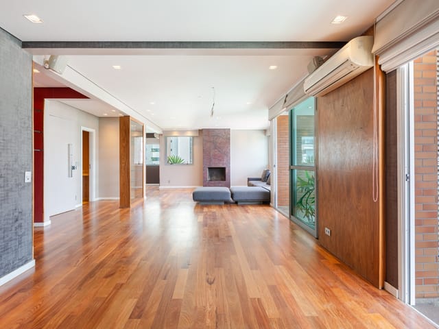 Foto do Apartamento - Apartamento à Venda com 226m², 4 quartos, 2 suítes, closet, ar condicionado, 4 vagas demarcadas em Moema, São Paulo/SP | Paulista Imóveis