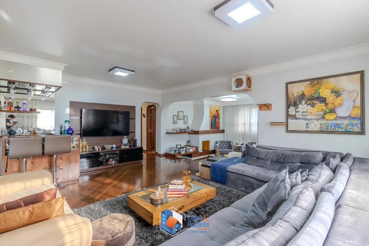 Apartamento, 3 quartos, 215 m² - Foto 1