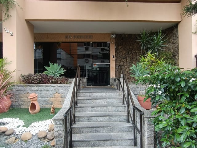 Foto do Apartamento - Vila da Penha- EXCELENTE E AMPLO APTO 2 QTS, COM VARANDA E GARAGEM | Hilmar