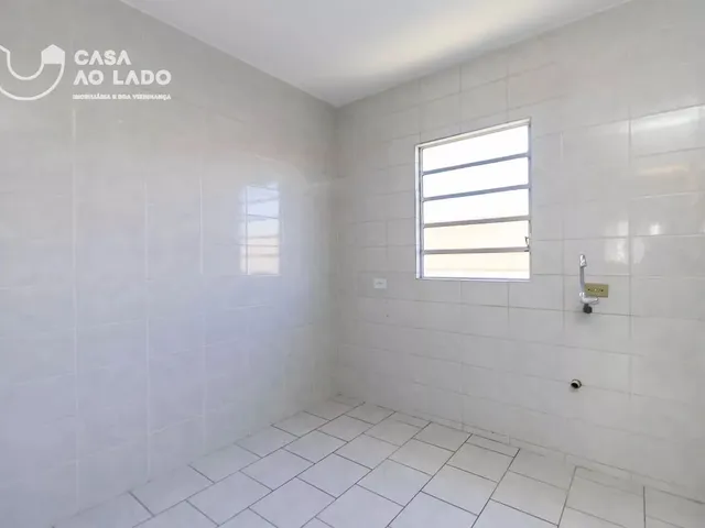 Apartamento 2 quartos e 1 banheiro, para alugar, no bairro Cajuru em Curitiba