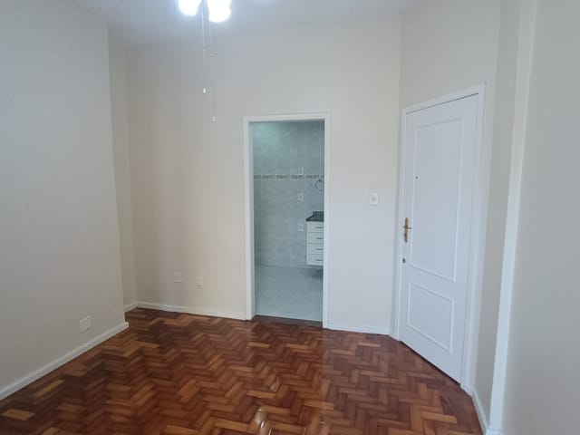 Foto do Apartamento - VICENTE DE CARVALHO - ÓTIMO APTO COM 55 m2 COMPOSTO POR 2 QUARTOS ,PRÓXIMO AO COMÉRCIO. | Hilmar