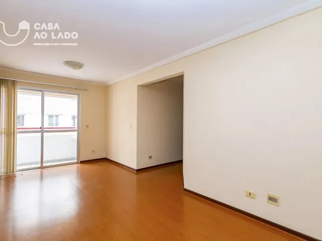 Apartamento 2 quartos e 1 banheiro, para alugar, no bairro Cabral em Curitiba