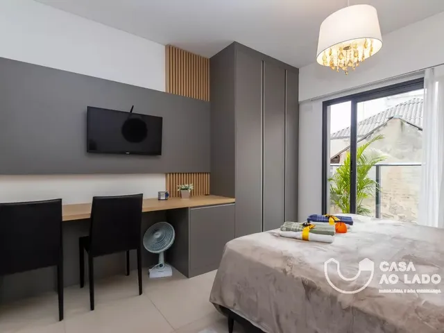 Apartamento 1 quarto e 1 banheiro, para alugar, no bairro Centro em Curitiba