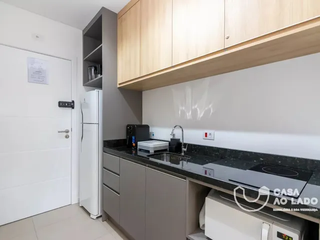 Apartamento 1 quarto e 1 banheiro, para alugar, no bairro Centro em Curitiba