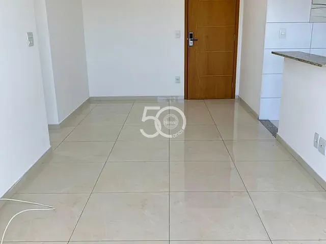 Apartamento 2 quartos e 2 banheiros, para alugar, no bairro Irajá em Rio de Janeiro