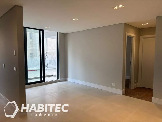 Apartamento 2 quartos e 2 banheiros, à venda, no bairro São Francisco em Curitiba