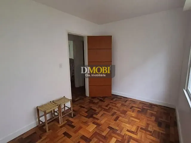 Apartamento com 62m² 3 quartos e 1 banheiro, à venda, no bairro Cristal em Porto Alegre