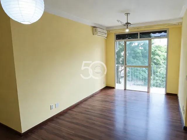Apartamento com 67m² 2 quartos e 1 banheiro, para alugar, no bairro Anil em Rio de Janeiro