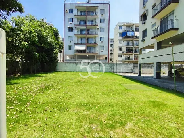 Apartamento com 67m² 2 quartos e 1 banheiro, para alugar, no bairro Anil em Rio de Janeiro