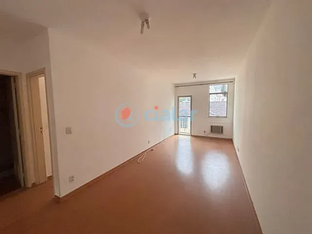 Apartamento 1 quarto e 1 banheiro, à venda, no bairro Humaitá em Rio de Janeiro