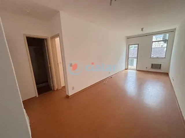 Apartamento 1 quarto e 1 banheiro, à venda, no bairro Humaitá em Rio de Janeiro