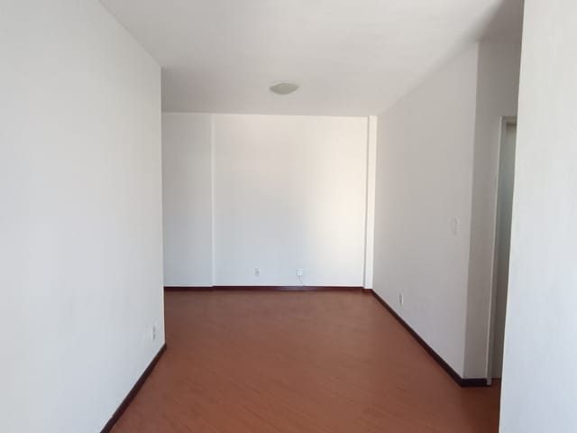 Foto do Apartamento - IRAJÁ -  NÃO PERCA ESSA OPORTUNIDADE  -EXCELENTE  APTO 2 QUARTOS  COM 58 m2, GARAGEM JUNTO AO COMÉRCIO | Hilmar