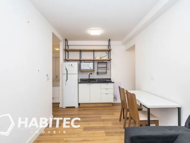 Apartamento 1 quarto e 1 banheiro, para alugar, no bairro Centro em Curitiba