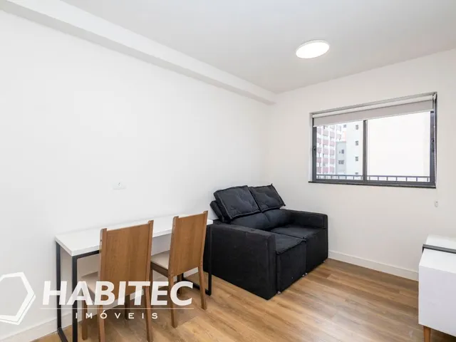 Apartamento 1 quarto e 1 banheiro, para alugar, no bairro Centro em Curitiba