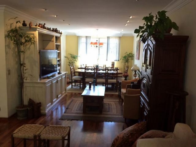 Foto do Apartamento - Apartamento para venda em Chácara Santo Antônio (Zona Sul) com 4 quartos, sendo 1 suíte , 181m² | Lares e Andares Imóveis