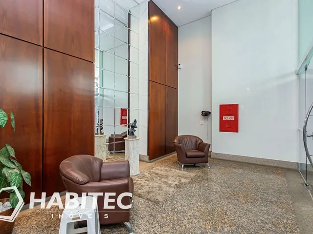 Apartamento 2 quartos e 2 banheiros, para alugar, no bairro Centro em Curitiba
