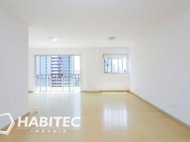 Apartamento 2 quartos e 2 banheiros, para alugar, no bairro Centro em Curitiba