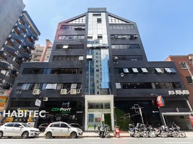 Apartamento 1 quarto e 1 banheiro, para alugar, no bairro Centro em Curitiba