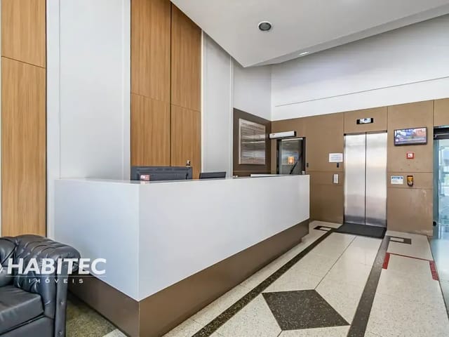 Apartamento 1 quarto e 1 banheiro, para alugar, no bairro Centro em Curitiba