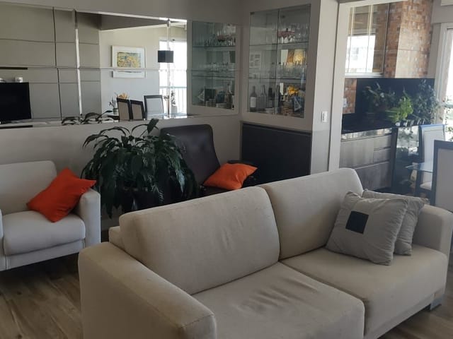 Apartamento 2 quartos e 1 banheiro, à venda, no bairro Jardim das Indústrias em São José dos Campos