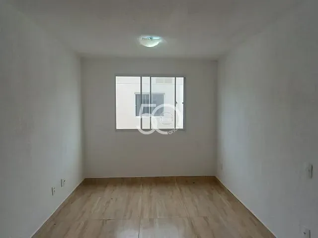 Apartamento com 40m² 2 quartos e 1 banheiro, para alugar, no bairro Braz de Pina em Rio de Janeiro