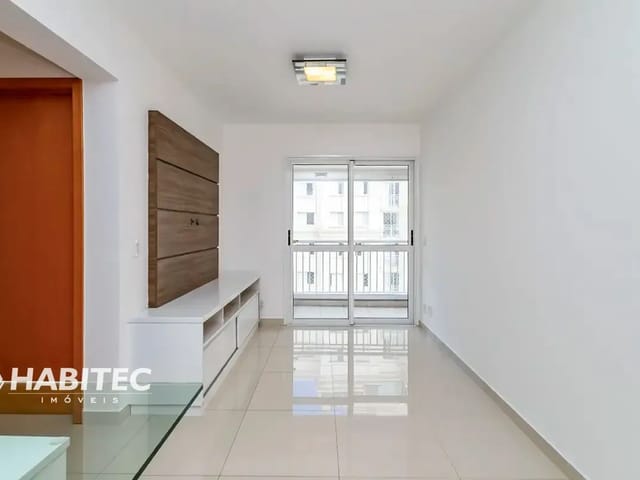 Apartamento 2 quartos e 2 banheiros, para alugar, no bairro Água Verde em Curitiba