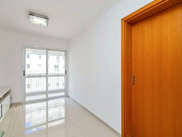 Apartamento 2 quartos e 2 banheiros, para alugar, no bairro Água Verde em Curitiba