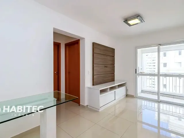 Apartamento 2 quartos e 2 banheiros, para alugar, no bairro Água Verde em Curitiba