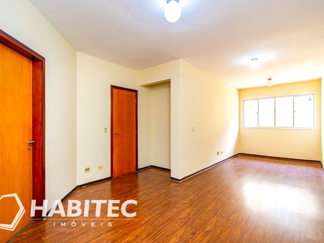 Apartamento 3 quartos e 2 banheiros, para alugar, no bairro Cristo Rei em Curitiba