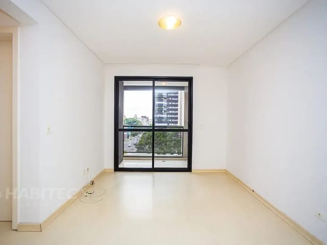Apartamento 2 quartos e 1 banheiro, para alugar, no bairro BIGORRILHO em Curitiba