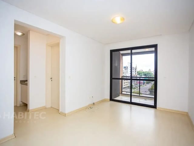 Apartamento 2 quartos e 1 banheiro, para alugar, no bairro BIGORRILHO em Curitiba