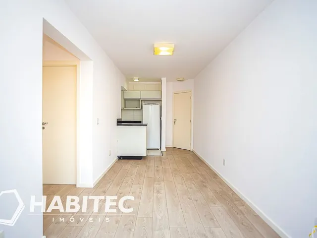 Apartamento 2 quartos e 1 banheiro, para alugar, no bairro Alto da Rua XV em Curitiba