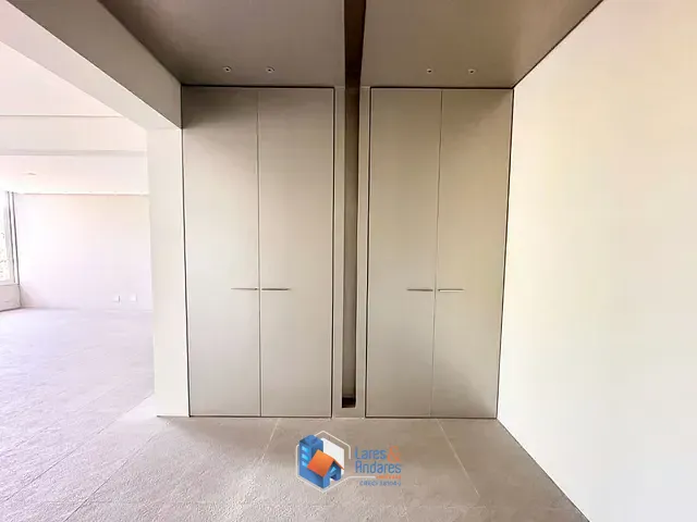 Apartamento com 227m² 3 quartos e 3 banheiros, à venda, no bairro Itaim Bibi em São Paulo