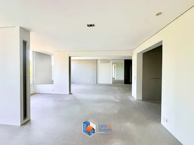 Apartamento com 227m² 3 quartos e 3 banheiros, à venda, no bairro Itaim Bibi em São Paulo