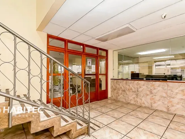 Apartamento 1 quarto e 1 banheiro, para alugar, no bairro Centro em Curitiba