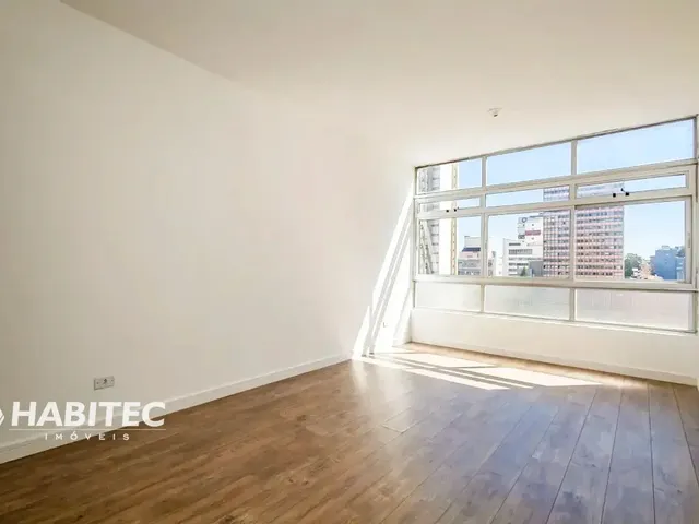 Apartamento 1 quarto e 1 banheiro, para alugar, no bairro Centro em Curitiba