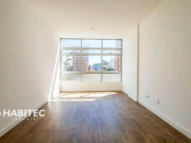 Apartamento 1 quarto e 1 banheiro, para alugar, no bairro Centro em Curitiba