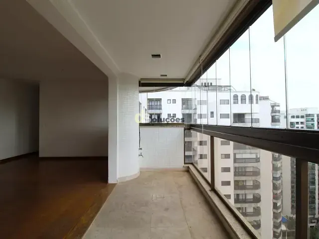Apartamento 3 quartos e 4 banheiros, à venda, no bairro Moema em São Paulo