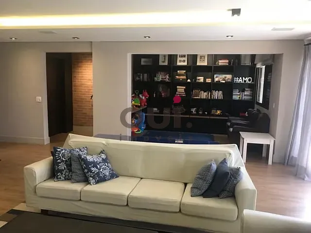 Apartamento 3 quartos e 5 banheiros, à venda, no bairro Itaim Bibi em São Paulo