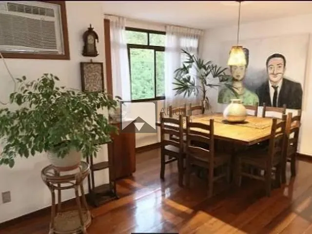 Apartamento com 300m² 4 quartos e 1 banheiro, à venda, no bairro Boa Viagem em Niterói