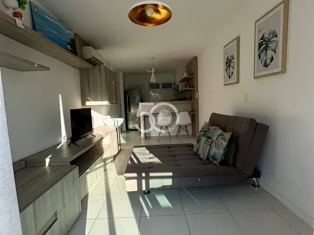 Apartamento 1 quarto e 1 banheiro, à venda, no bairro Braga em Cabo Frio