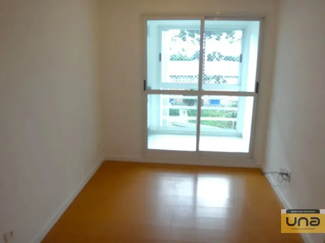 Apartamento 2 quartos e 1 banheiro, para alugar, no bairro VILA IZABEL em Curitiba