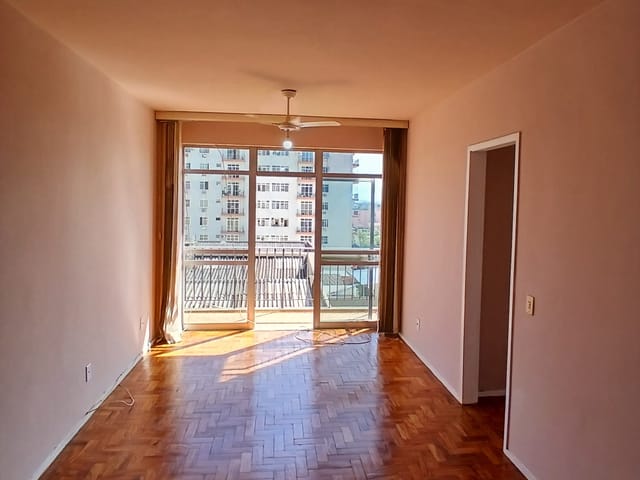 Foto do Apartamento - PENHA CIRCULAR- APTO COM 69m2 , 2 QUARTOS COM VARANDA , GARAGEM , JUNTO AO COMÉRCIO. | Hilmar