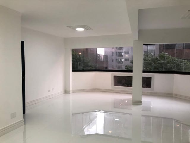 Apartamento com 127m² 3 quartos e 2 banheiros, à venda, no bairro Jardim das Acácias em São Paulo
