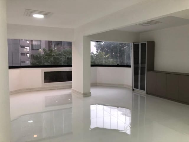 Apartamento com 127m² 3 quartos e 2 banheiros, à venda, no bairro Jardim das Acácias em São Paulo