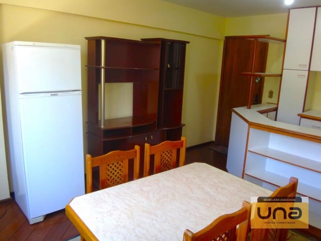 Apartamento 1 quarto e 1 banheiro, para alugar, no bairro CENTRO em Curitiba
