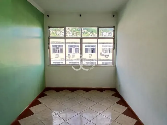 Apartamento com 62m² 2 quartos e 1 banheiro, para alugar, no bairro Olaria em Rio de Janeiro
